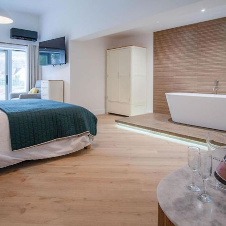 Suite 5 - Sleeping Giant Hotel - Pen Y Cae Inn Brecon Eksteriør billede