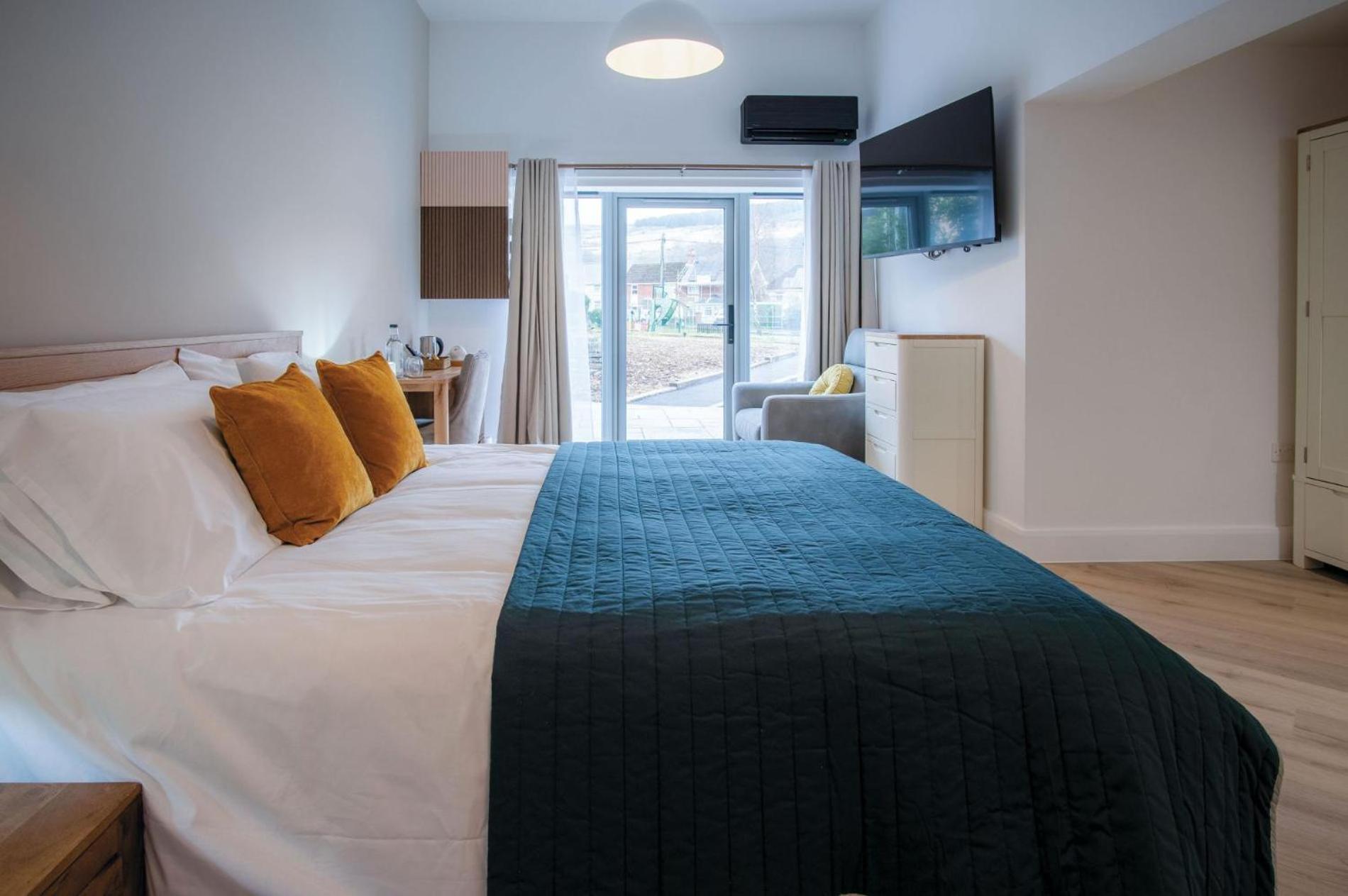 Suite 5 - Sleeping Giant Hotel - Pen Y Cae Inn Brecon Eksteriør billede