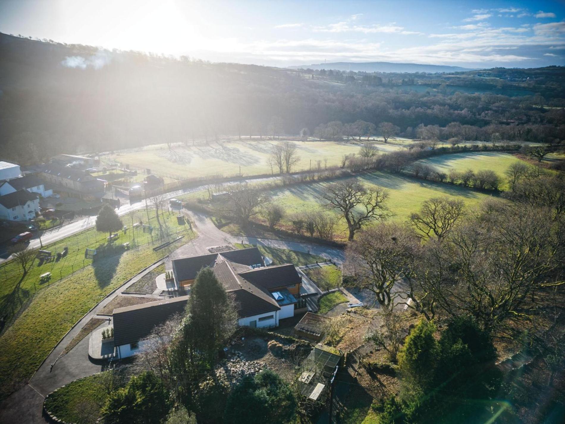 Suite 5 - Sleeping Giant Hotel - Pen Y Cae Inn Brecon Eksteriør billede