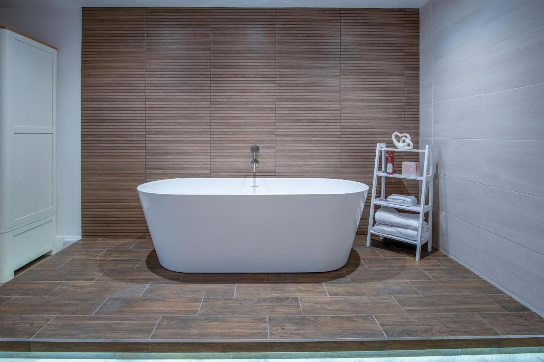 Suite 5 - Sleeping Giant Hotel - Pen Y Cae Inn Brecon Eksteriør billede